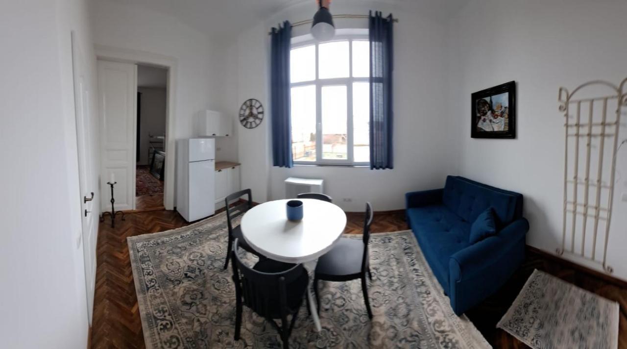 Weisz Apartment-City Center-Free Private Parking,Wifi,Ac Carei Exterior foto