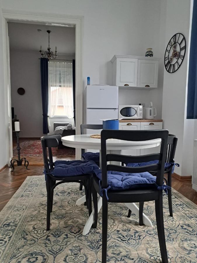 Weisz Apartment-City Center-Free Private Parking,Wifi,Ac Carei Exterior foto